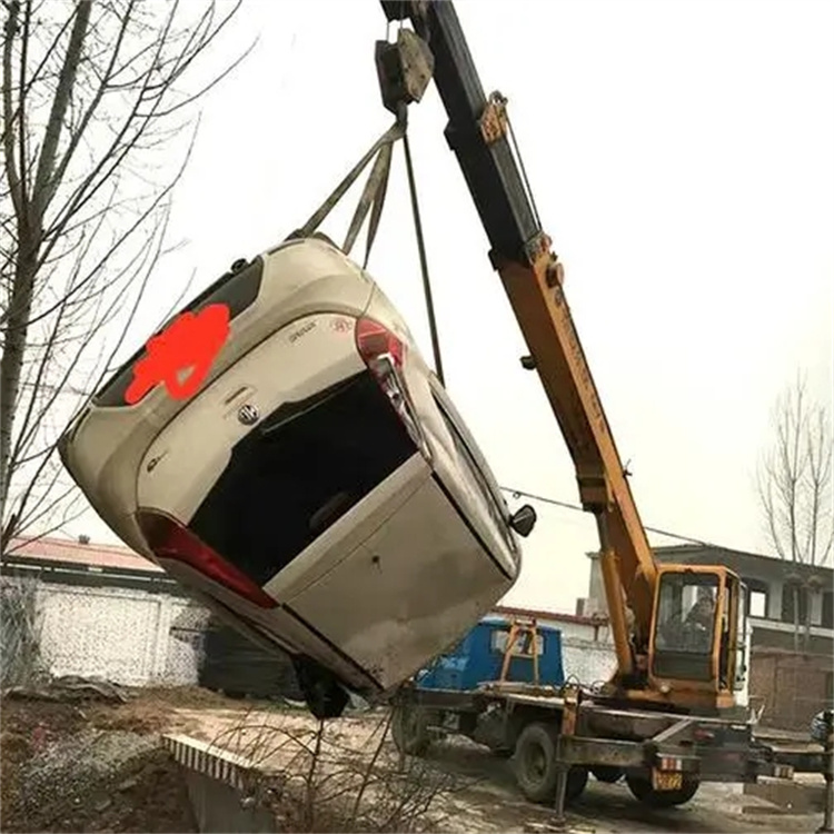 田阳吊车救援小汽车怎么吊